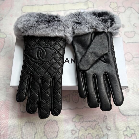 Chanel Lambskin Quilted Rabbit Fur Gloves - Picture 5 of 7